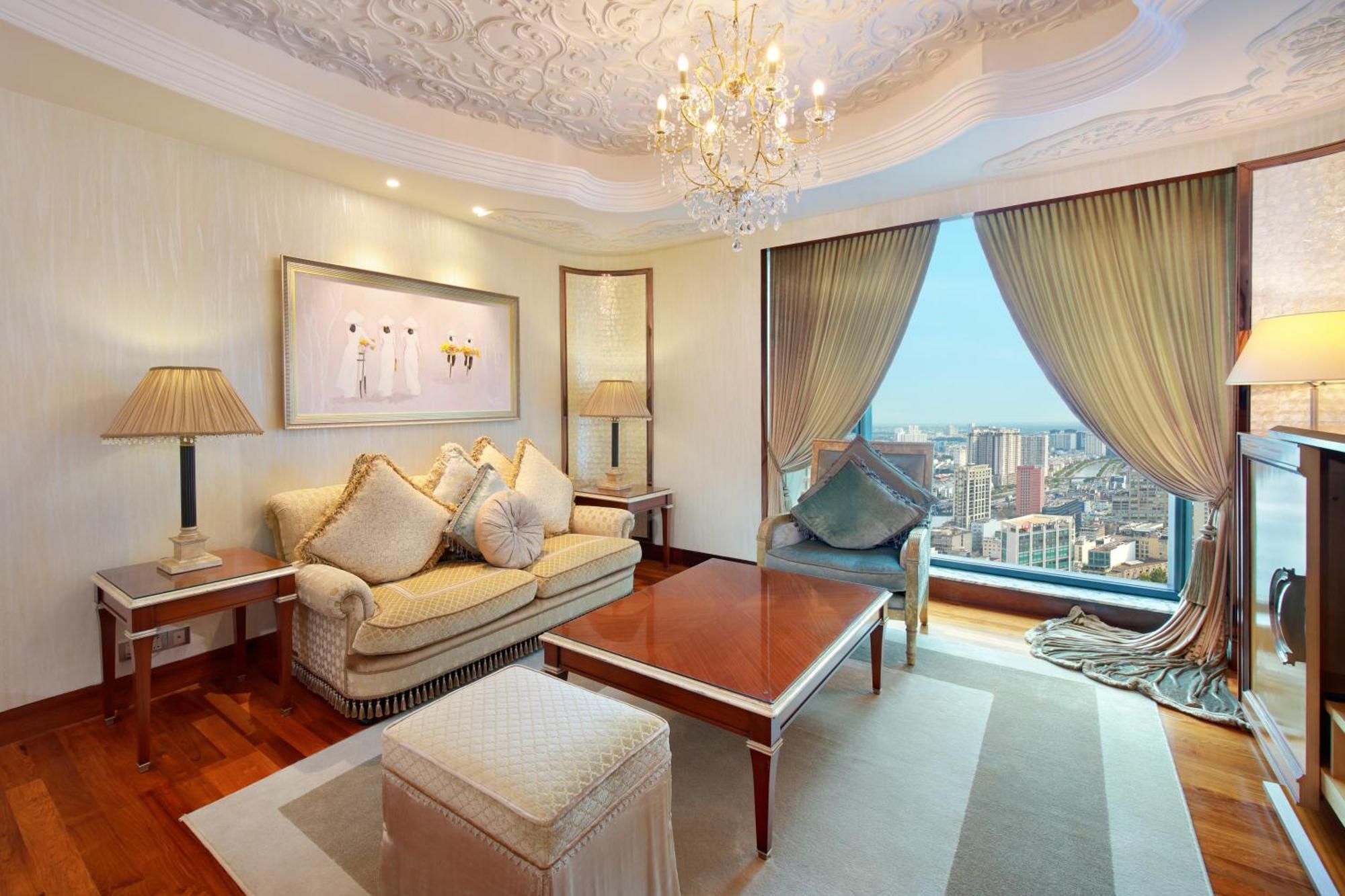 Executive Suite High Floor with Executive Lounge Access